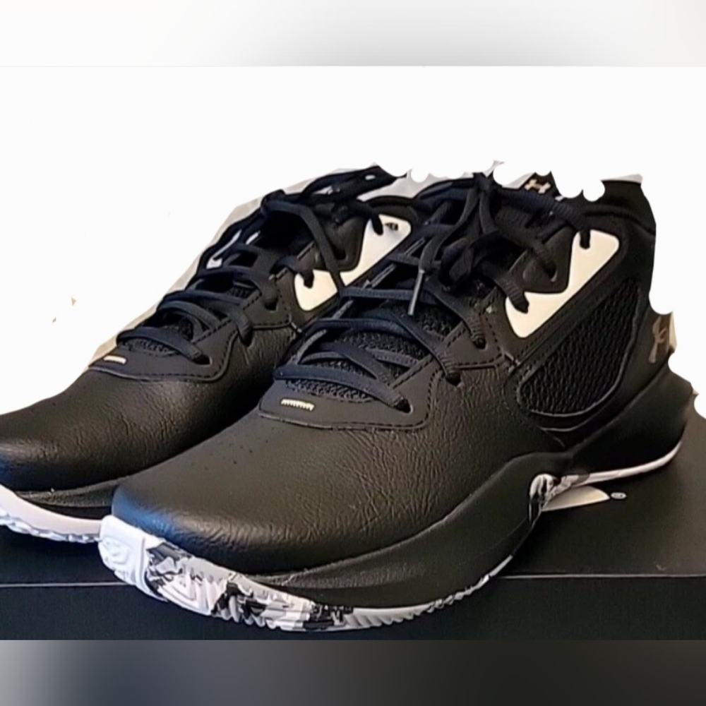 Men’s Under Armour Mid Gym Basketball Court Shoes Size 14M